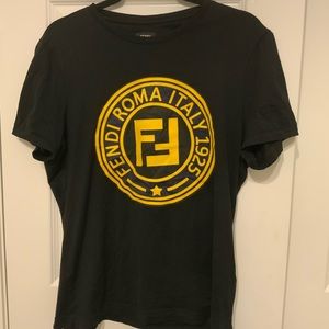 Fendi logo tshirt Sz s